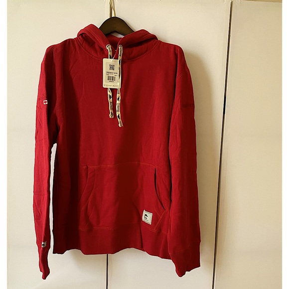 Roots Sweaters - ❤️ NWT Unisex Roots 73 Red Sweater with Hoodie and Kangaroo 🦘 pockets ❤️